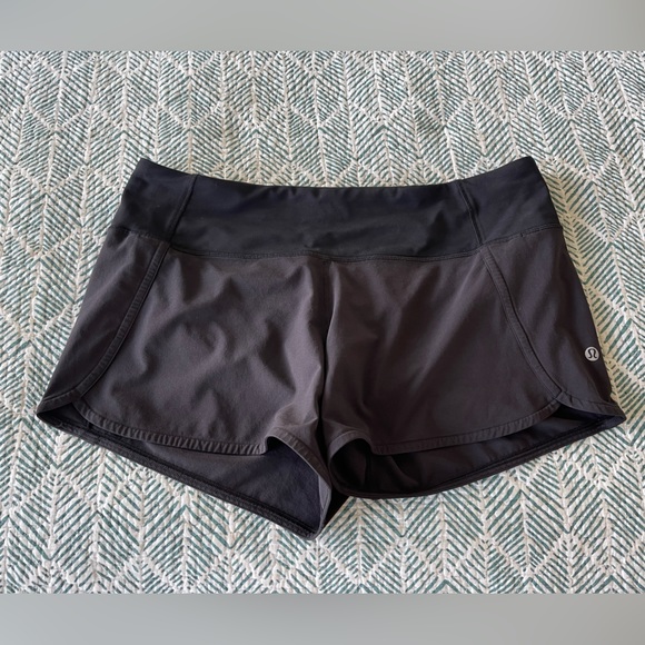 Lululemon Speed Up shorts, 4in inseam, size 8 - Picture 2 of 3